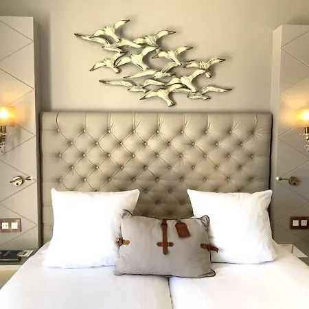 Grand Des Sablettes Plage, Curio Collection By Hilton Hotel