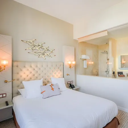 Grand Des Sablettes - Curio Collection By Hilton+++ Hotel 4*