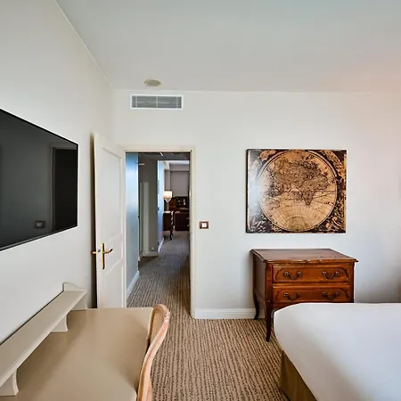 Hotel Grand Des Sablettes Plage, Curio Collection By Hilton 4*