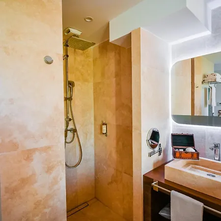 Grand Des Sablettes Plage, Curio Collection By Hilton 4* La Seyne-sur-Mer