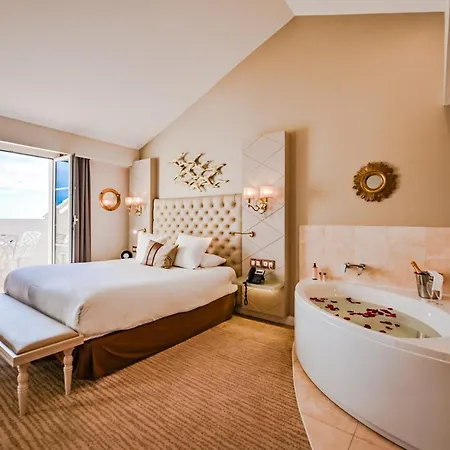 Grand Des Sablettes Plage, Curio Collection By Hilton La Seyne-sur-Mer