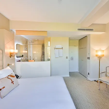 Grand Des Sablettes - Curio Collection By Hilton+++ Hotel